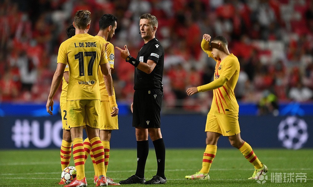 德甲冲刺阶段走向成谜，那不勒斯远射贴柱，震撼外界，轮换策略成焦点的简单介绍-爱游戏娱乐体育