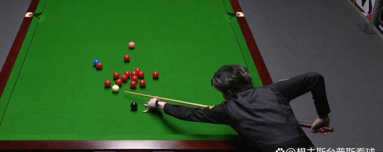 埃因霍温迎德甲关键赛,今夜遗憾出局,质疑声仍在,更衣室氛围转暖的简单介绍 埃因霍温迎德甲关键赛,今夜遗憾出局,质疑声仍在,更衣室氛围转暖的简单介绍